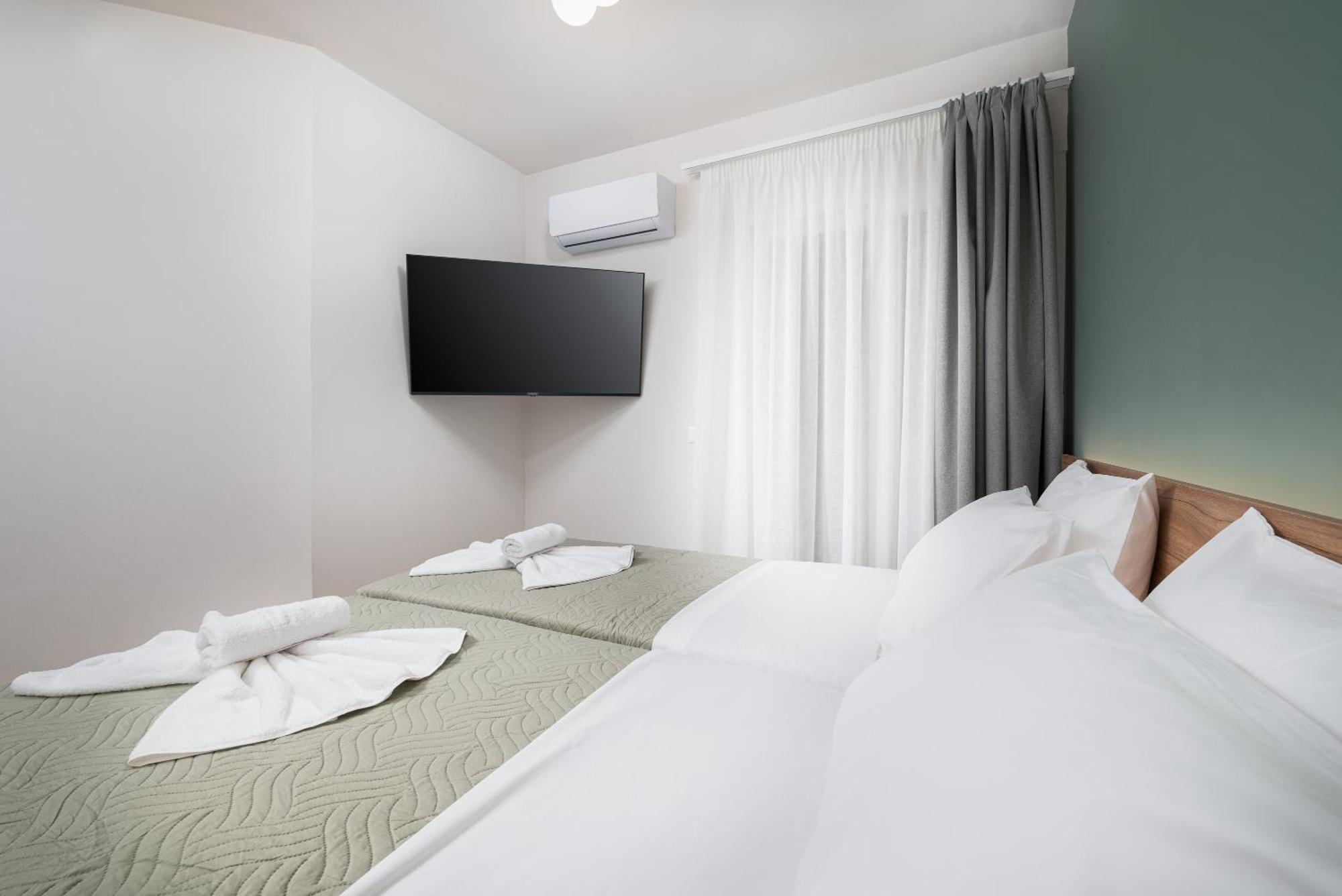 Makas Suites Hersonissos  Exterior photo